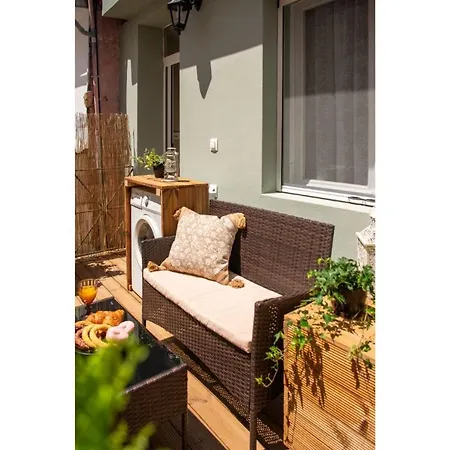 F' Eris Nest Apartament *